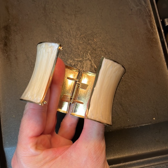 Like new bracelet bundle - Picture 10 of 17